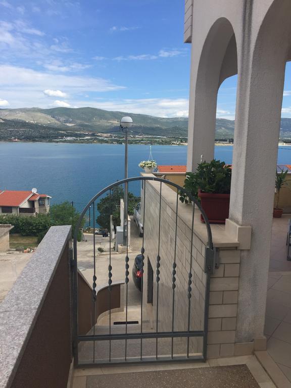 Apartment Karmen Трогір Екстер'єр фото